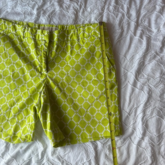 MICHAEL Michael Kors Green and White Shorts Design - Picture 3 of 10